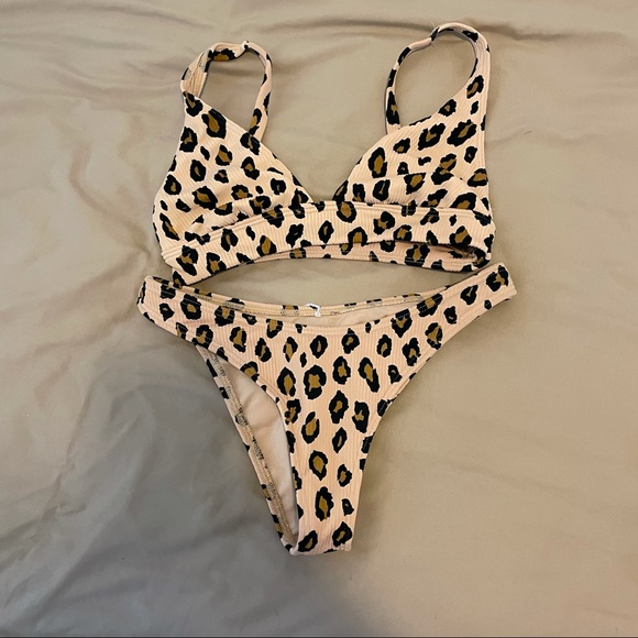 Billabong Other - Billabong swim bikini set size small